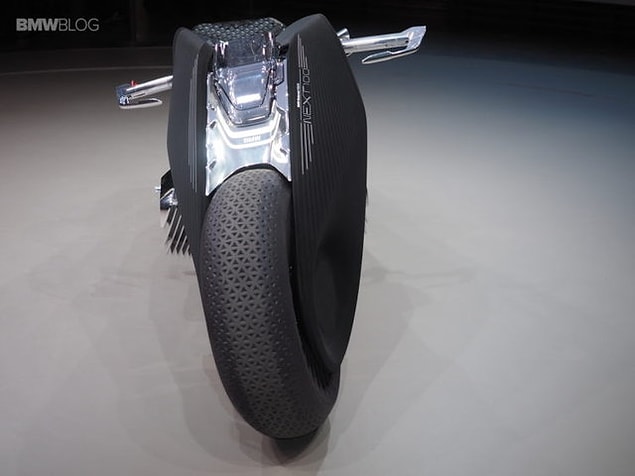 Çevreci özelliğiyle de ön plana çıkan Motorrad Vision Next 100'ün sıfır emisyon özelliği bulunuyor.