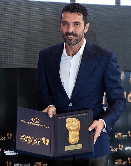 İtalya'nın Yaşayan Efsanesi Buffon'a Altın Ayak Ödülü