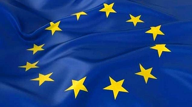 11. Avrupa Birliği bayrağı 12 yıldızdan oluşur.