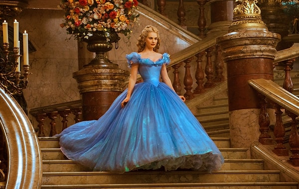 3. Лили Джеймс в роли Золушки