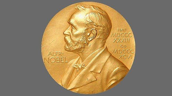 Ödüllerin sahiplerine Alfred Nobel'in ölüm yıl dönümü olan 10 Aralık'ta düzenlenecek törende diploma ve altın madalya verilecek.