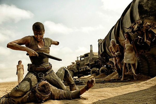25. Безумный Макс: Дорога ярости (2015)