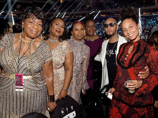 15. She invited the mothers of black young people who lost their lives because of police violence to the MTV Music Awards Ceremony. She both made some people very happy and drew attention to police violence.