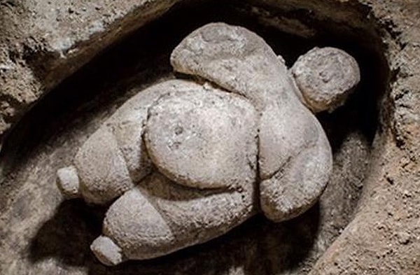 3. Женская статуэтка из Чатал-Хююк