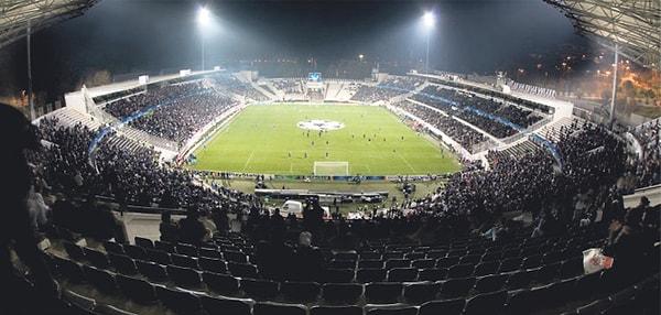 3. Uzun yıllar Galatasaray, Fenerbahçe ve Beşiktaş'a ev sahipliği yapan İnönü Stadı Beşiktaş ile hangi takım arasındaki maçla açılmıştır?