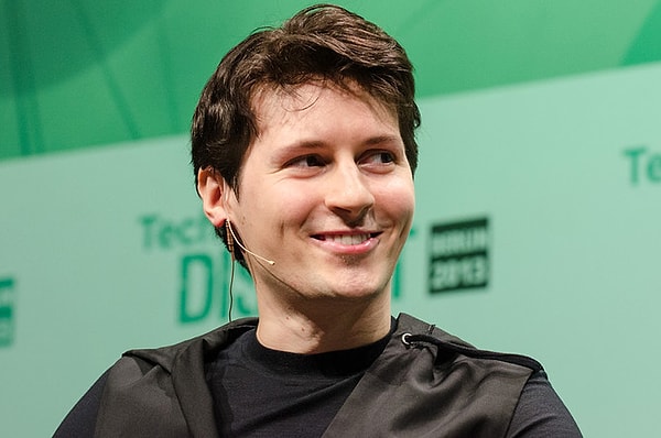 2. Все *нужно* делать быстро. Вместе с ВКонтакте в 2006 году возникло еще несколько сайтов с той же концепцией. Сейчас они забыты только потому, что ВКонтакте развивался быстрее.