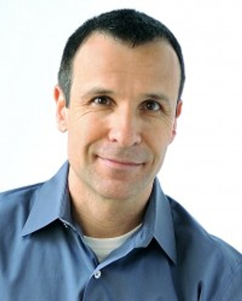 Psikolog Guy Winch, "Emotional First Aid" (Duygusal İlk Yardım) kitabında kendini küçük gören insanların başarısızlıklarının acısını daha uzun süre çektiklerini vurguluyor.