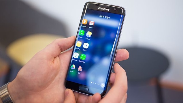 1. seçenek: BTK kaydı olan Galaxy Note7’lerini Galaxy S7 edge (32 GB) ile değiştirmeyi tercih eden kullanıcılara ek olarak 600 TL ödeme yapılacak