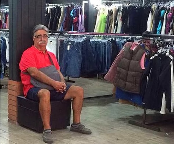 8. После дня, проведенного в торговом центре взгляд этого мужчины стал пустым и безразличным...