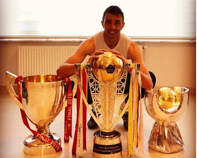 Galatasaray'da geçirdiği 7 yılda 3 Süper Lig Şampiyonluğu, 3 Türkiye Kupası ve 4 Süper Kupa sevinci yaşadı.