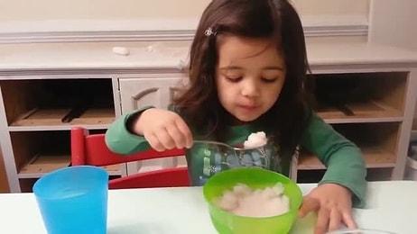Buz Gibi Dondurmayı Yiyince Hata Veren Küçük Sevimli Kız