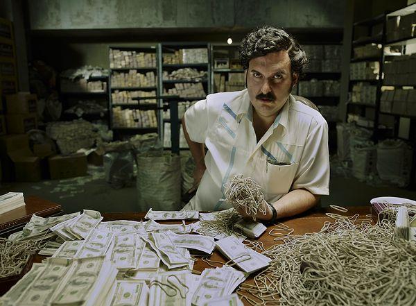 3. Thanks to the fortune he made from drugs (20 billion dollars), Pablo Escobar became one of the richest people in the world.