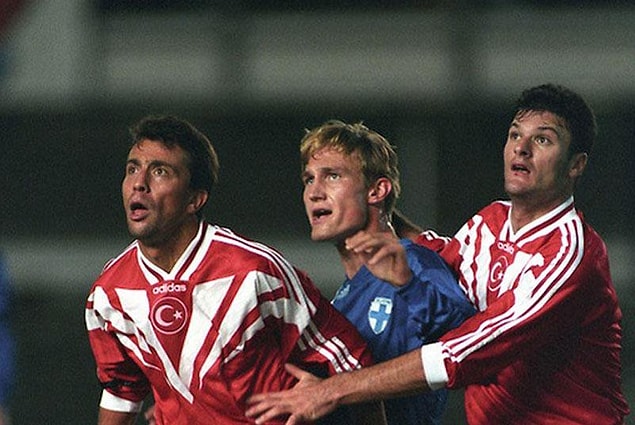 4. Bülent Korkmaz, Sami Hyypia, Alpay Özalan (Finlandiya - Türkiye) - 4 Ekim 1995
