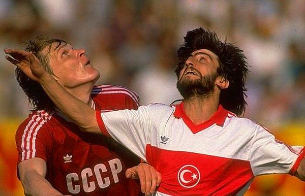 20. Sergei Gorlukovich & Rıdvan Dilmen (Türkiye - Sovyetler Birliği / İnönü Stadı) - 10 Mayıs 1989