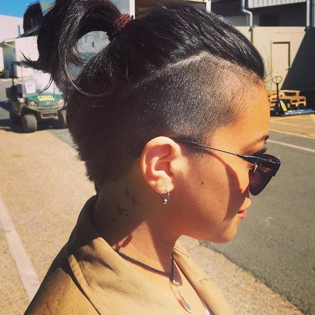 10. Gina Rodriguez and her unique haircut. 😎
