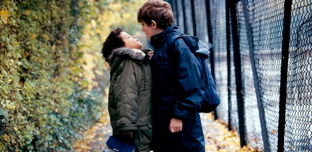 Водитель грузовика спас подростка от уличных хулиганов