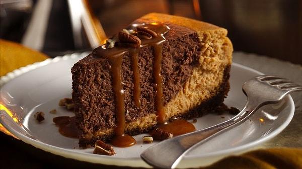 3. Cheesecake anlayışınıza çikolata ve bal kabağı ile minik bir ara verelim!