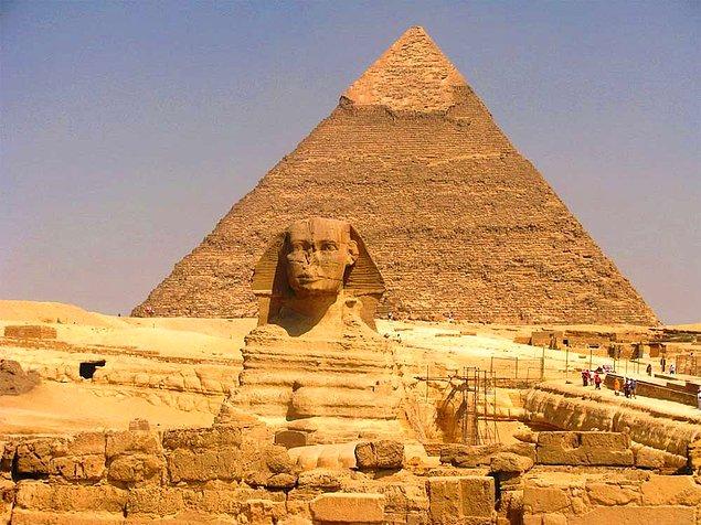 Kendisiyle aynı adı taşıyan firavunun mezarını barındıran Keops, büyüklüğü ve karmaşık yapısı nedeniyle araştırmanın ana odağını oluşturuyor.