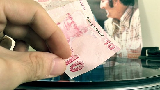 5 Pound'luk Banknotu Pikap İğnesi Olarak Kullanan Adama Yerli Rakip