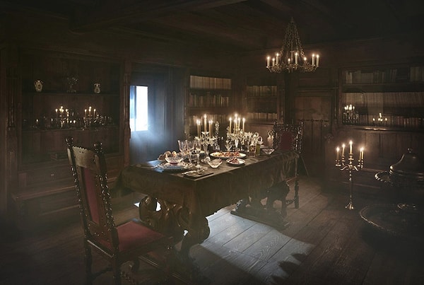 Победителей до замка Брана довезут на карете, а на месте их встретит Дейкр Стокер, внучатый племянник Брэма Стокера, автора романа «Дракула», который проведет экскурсию по Брану.