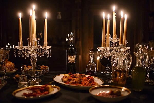 Гостей накормят сытным ужином.