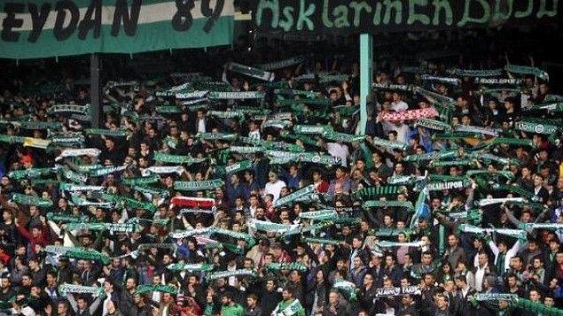 Şimdi ise Kocaelispor'un amatör kümeye düşürülme tehlikesi yeşil siyahlı kulübe gönül veren binlerce taraftarı sosyal medyada harekete geçirdi.