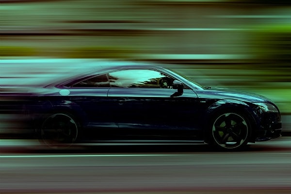 13. Езда со скоростью более 160 км/ч