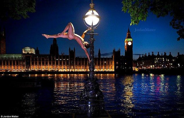 Bu akrobatik dansçının sokak lambası üzerindeki pozu ise Londra Parlamento Binası'nın orada Big Ben olarak da bilinen saatin önünde çekildi.
