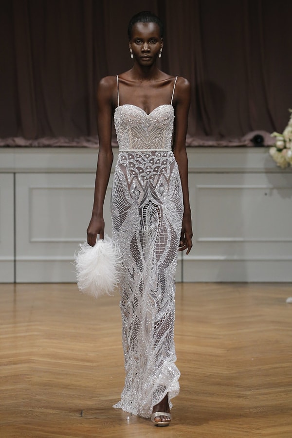 1. День свадьбы важен для обоих. Но, как правило, больше всего волнуется женщина.