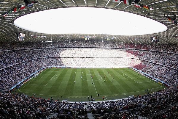 7. Allianz Arena - Münih, Almanya
