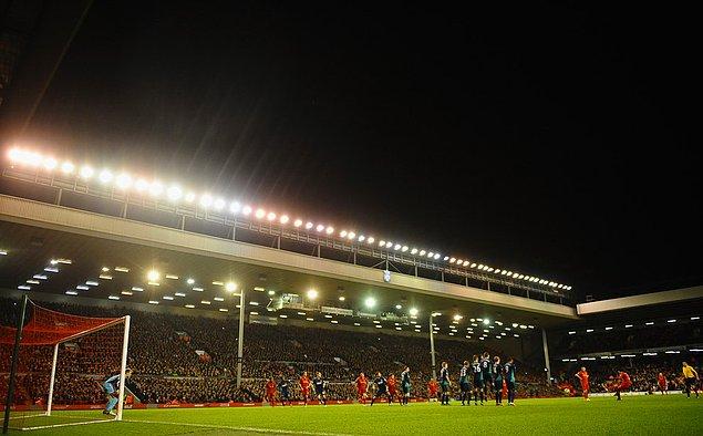 15. Anfield - Liverpool, İngiltere