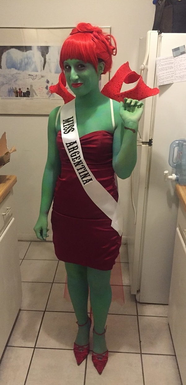 14. Администратор из "Битлджус"