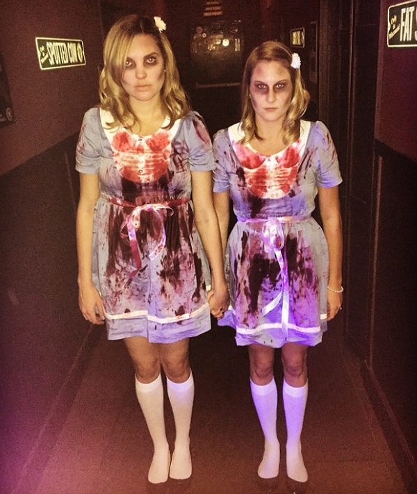 24. ... и близнецы Грейди из фильма "Сияние"