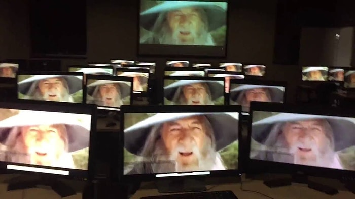 Montajın Çıktısını Beklerken Sıkılıp Gandalf ile Kopan Genç