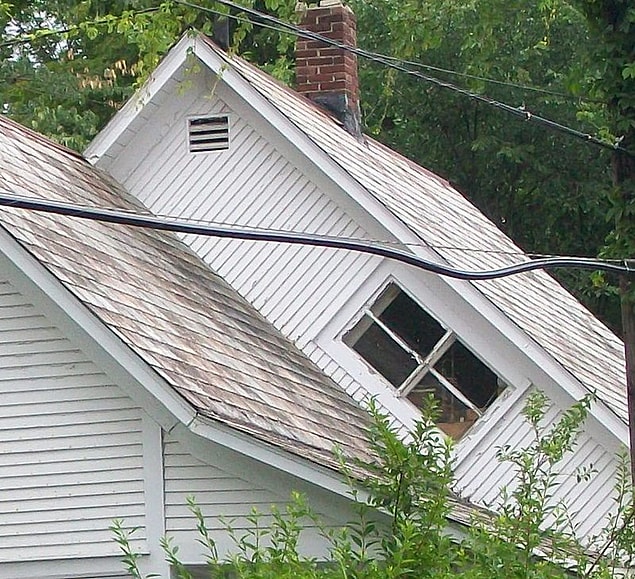 3. ABD'nin Vermont şehrinde "cadı penceresi" adı verilen bir geleneksel bir mimari unsur varmış. İsmini de cadıların süpürgeleriyle eğimli camlardan geçemediğine dair bir batıl inançtan alıyormuş.