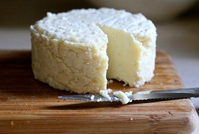 1. Ev yapımı peynir, en iyi peynirlerin pabucunu dama attırır.