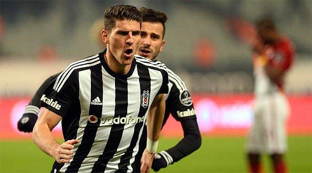 Attığı gollerle Beşiktaş'a şampiyonluk yolunda büyük katkı sağlayan Gomez;