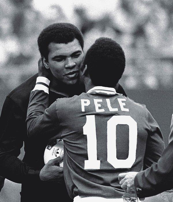1999'da Muhammed Ali, Michael Jordan gibi efsaneleri geride bırakarak yüz yılın sporcusu seçildi.
