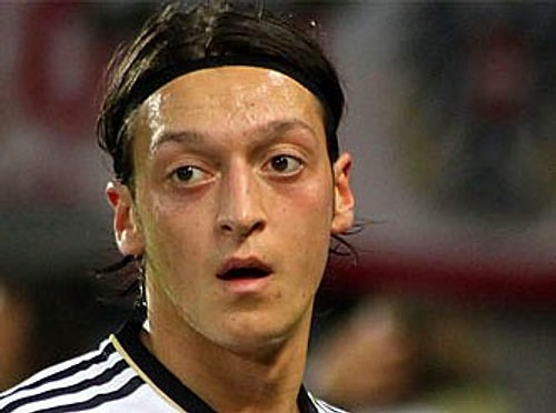 Mesut Özil'in bir başka benzeri