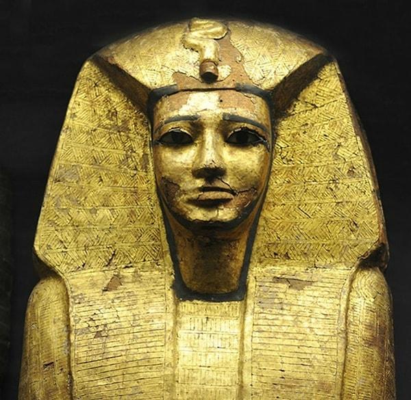 15. Altın heykeller - Mısır