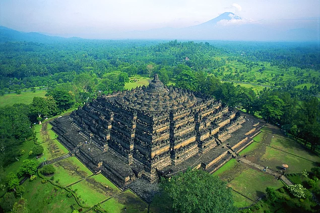 Borobudur Budist Tapınağı - Endonezya