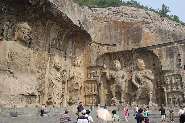 6. Longmen Mağaraları - Çin