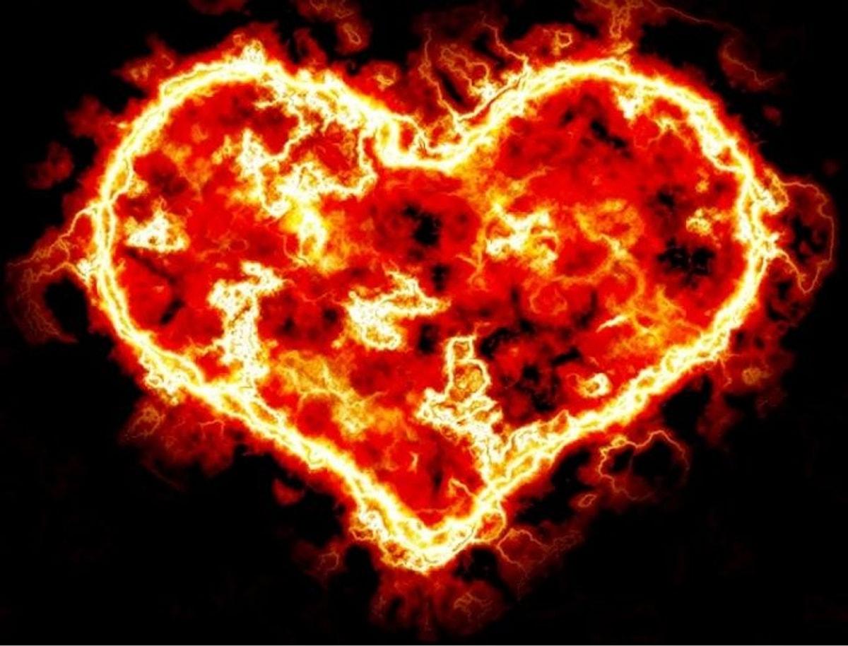 Кайф сердца. Огненное сердце. Горящее сердце. Огненное сердечко. Красивое огненное сердце.