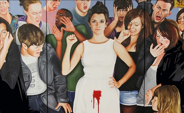 4. Надевает белое во время месячных.