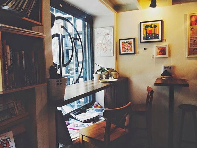 10. 7 GR Art Cafe