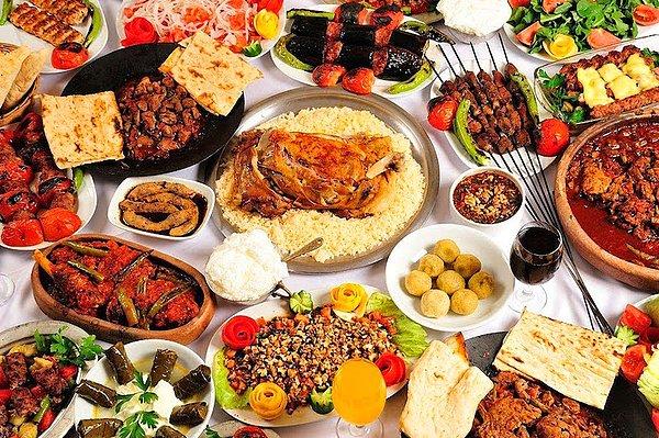 İşin daha da garip tarafı; bizim olmayan ve Arap kültürüne ait olan yemekler Turkish başlığı altında yer bulabiliyor dünyada.
