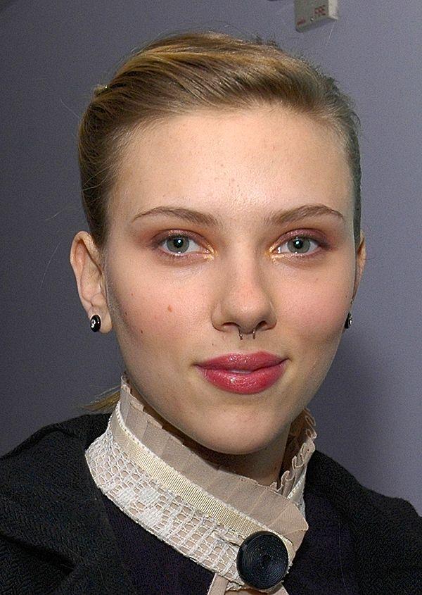 10. Scarlett Johansson also got into septum piercing!