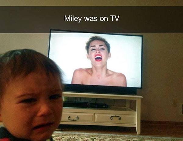 2. "Televizyonda Miley vardı."