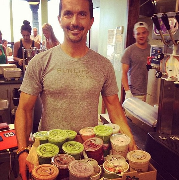 7. Это стоило ему больших усилий. На каком-то этапе своего оздоровления он познакомился с соками.