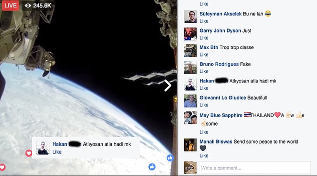14. Astronotun atlaması bekledir. ''Atla atla'' tezahüratları eşliğinde.